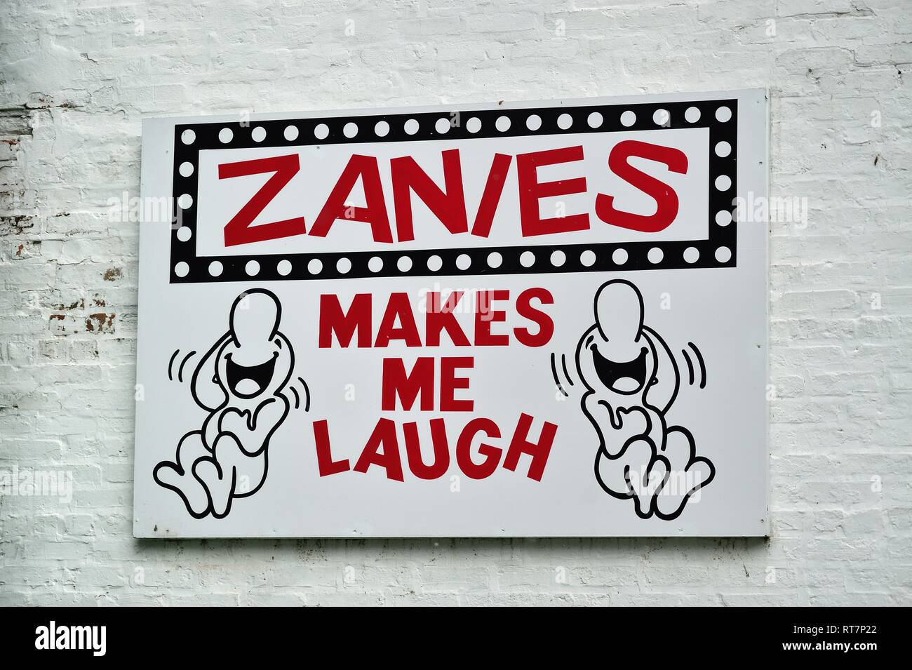 Chicago, Illinois, USA. Ein Schild an der Außenseite des Zanies Comedy Club in der Stadt Altstadt Nachbarschaft. Stockfoto