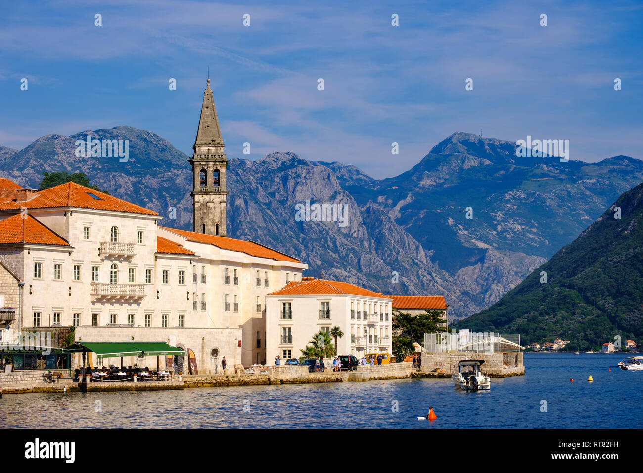 Perast, Montenegro, Bucht von Kotor, Sveti Nikola Kirche Stockfoto