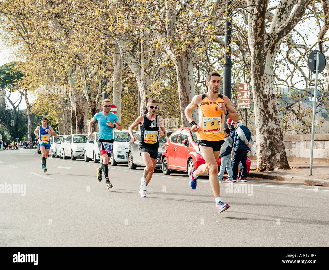 Rom, Italien, 8. April 2018: Domenico Liberatore laufen in der Gruppe der Läufer während Rom Marathon Stockfoto