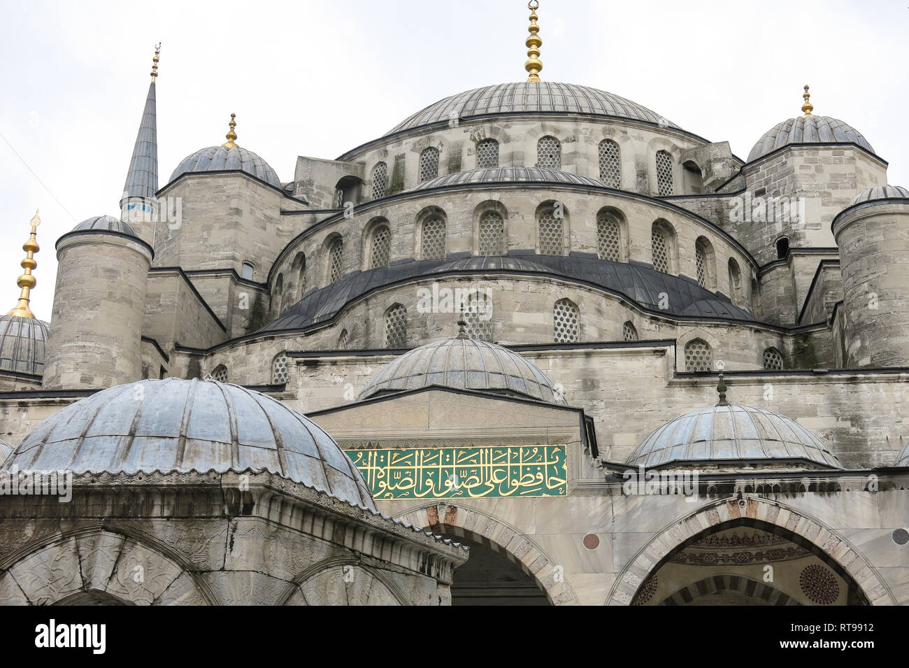 Die blaue Moschee in Istanbul, Türkei. Mehr als 32 Millionen Touristen besuchen jedes Jahr, Türkei. Stockfoto