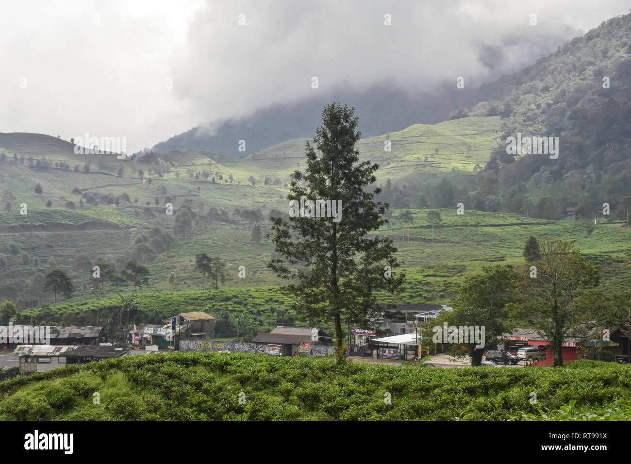 Landschaft von der Spitze des Hügels Stockfoto