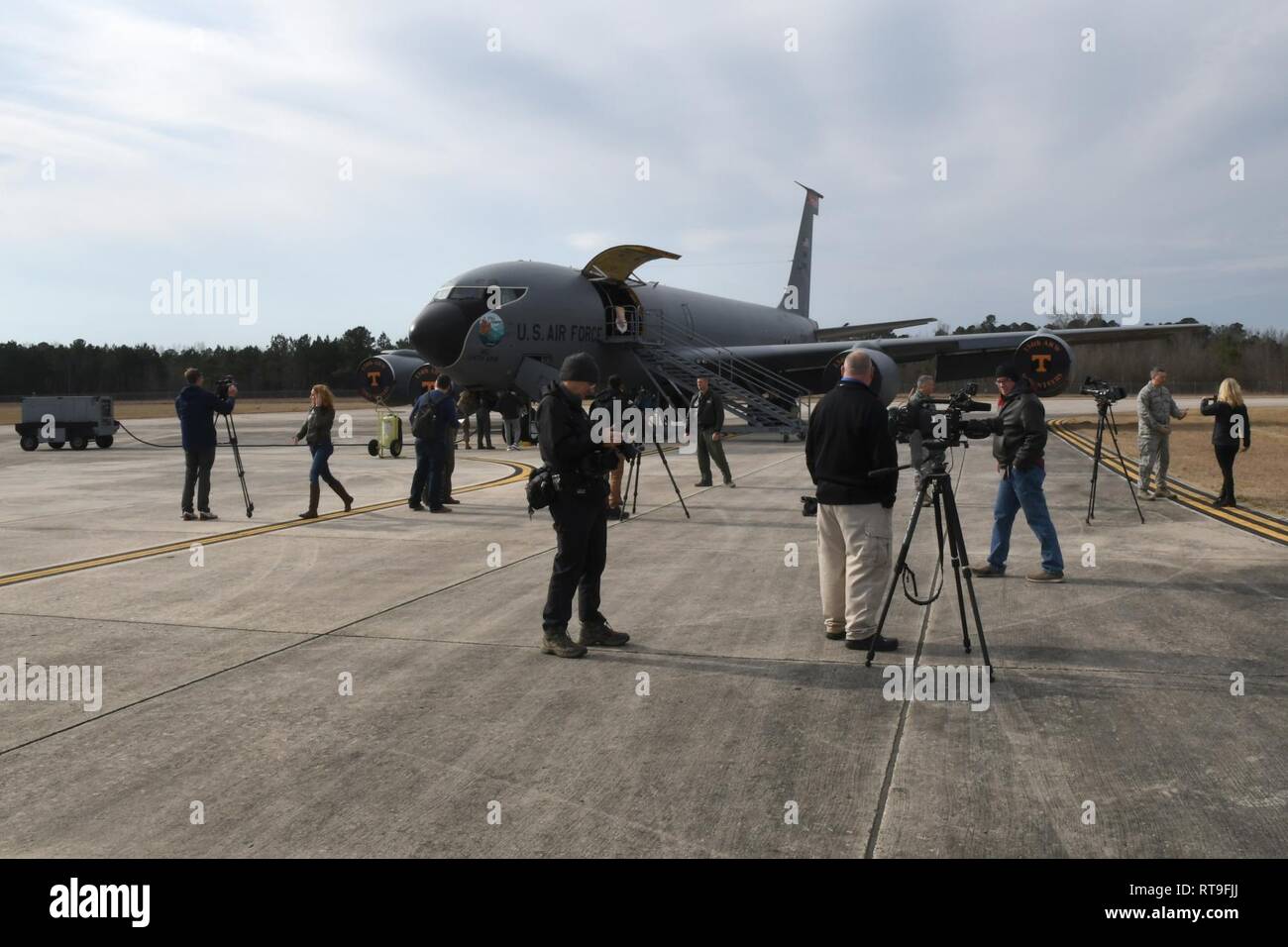 Das South Carolina Air National Guard bei McEntire Joint National Guard Base ist für das Hosting einer North American Aerospace Defense Command - geförderte air defence Medien Tag, Jan. 29, 2019, zu zeigen, wie NORAD Koordinaten mit Bundes-, Landes- und lokalen Agenturen verschiedene spezielle Sicherheit Veranstaltungen wie der diesjährigen Super Bowl in seiner fortwährenden Verpflichtung North America's Himmel zu schützen, zu unterstützen. Während dieser ganztägigen Ereignisses, verschiedene nationale und lokale Nachrichten Persönlichkeiten wird ein In-flight-Simulation eines NORAD-koordinierte Übung mit dem Federal Aviation Administration und S.C. Flügel - Civil Air Pa Erfahrung Stockfoto