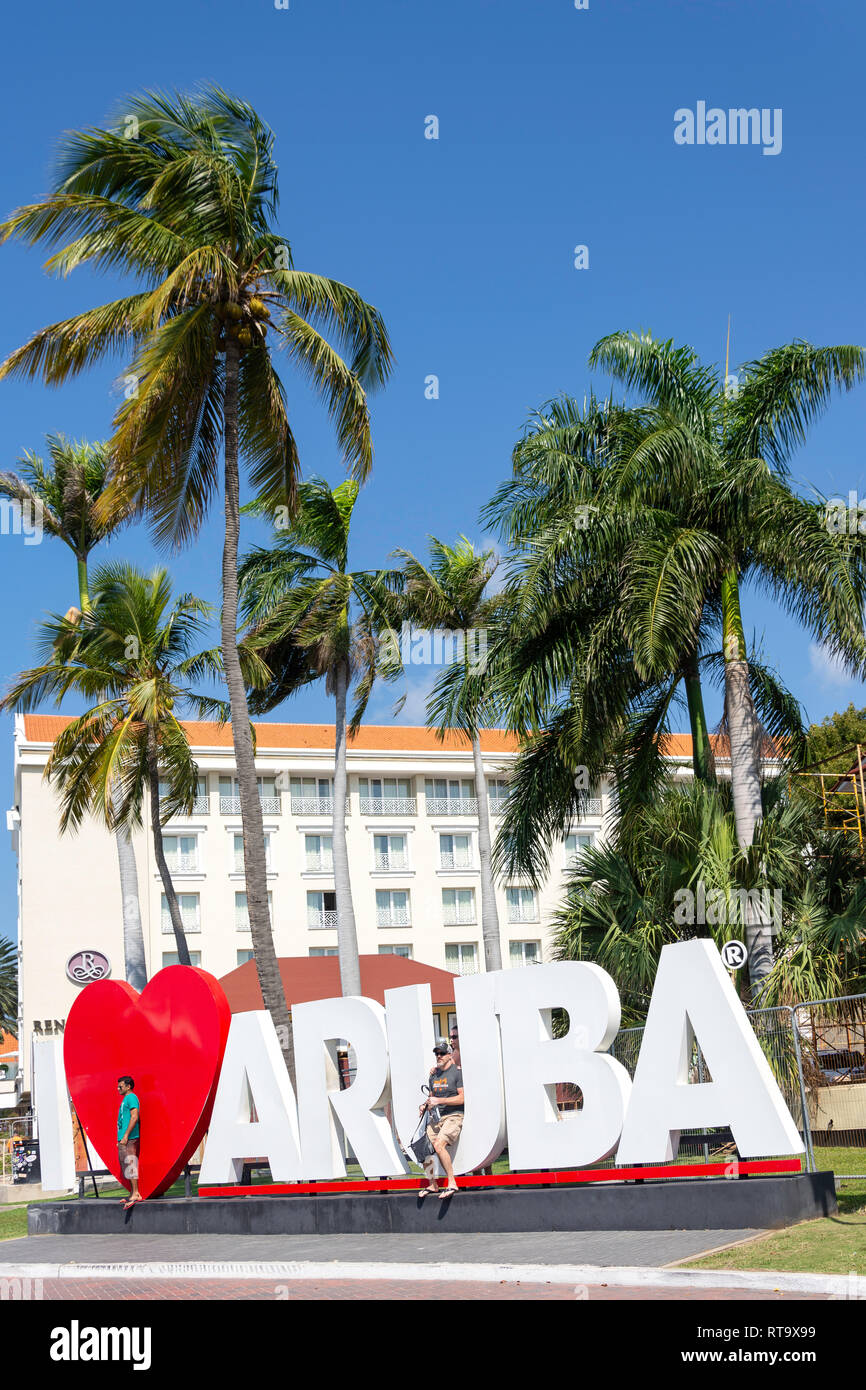 "Ich liebe die Aruba" Schild, Lloyd G. Smith Blvd, Oranjestad, Aruba, ABC-Inseln, Leeward Antillen, Karibik Stockfoto