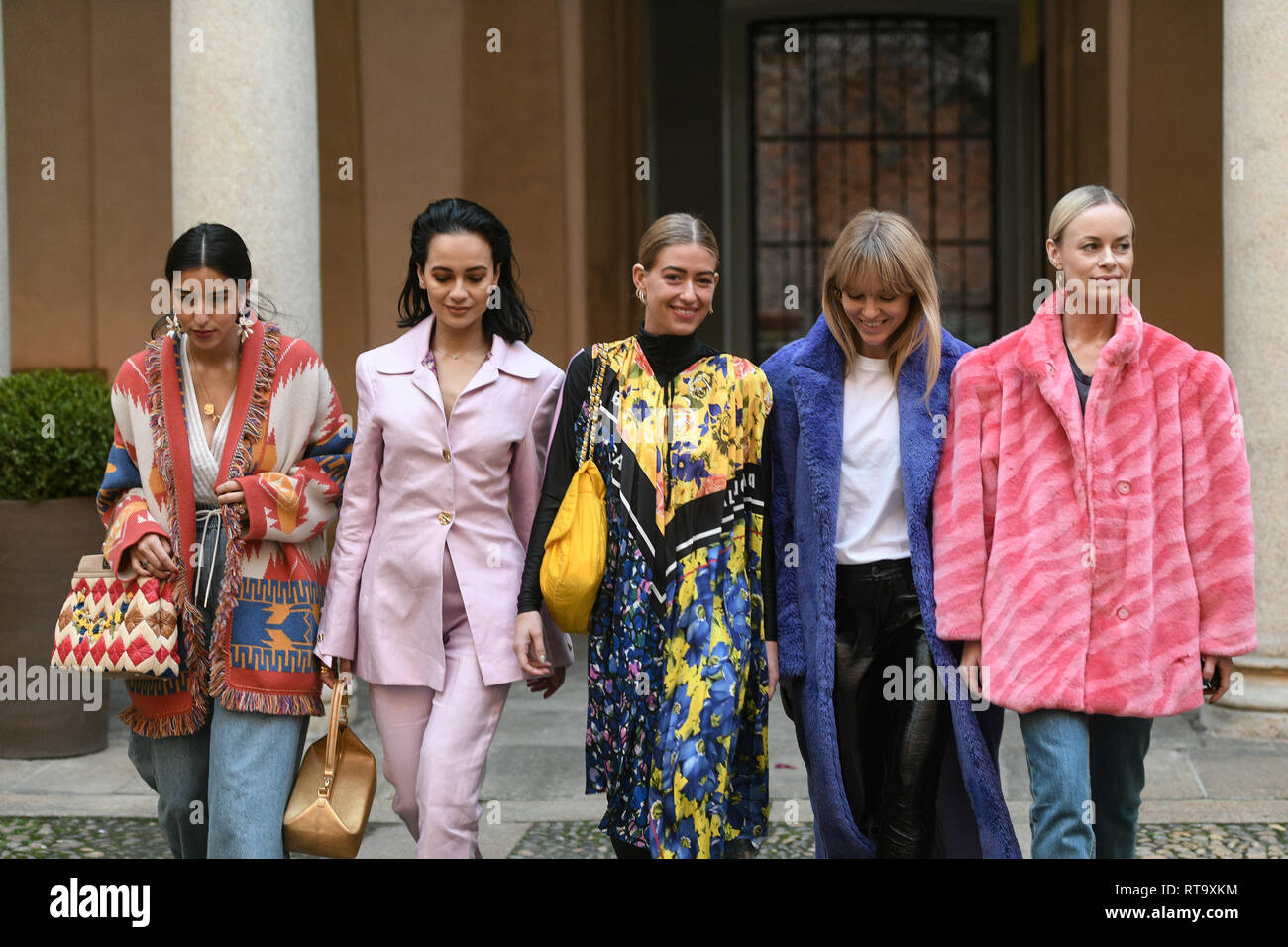 Mailand, Italien - 21. Februar 2019: Street Style Outfits - Modelle, Blogger und einflussnehmern vor einer Modenschau in Mailand auf der Modewoche - MFWFW 19. Stockfoto