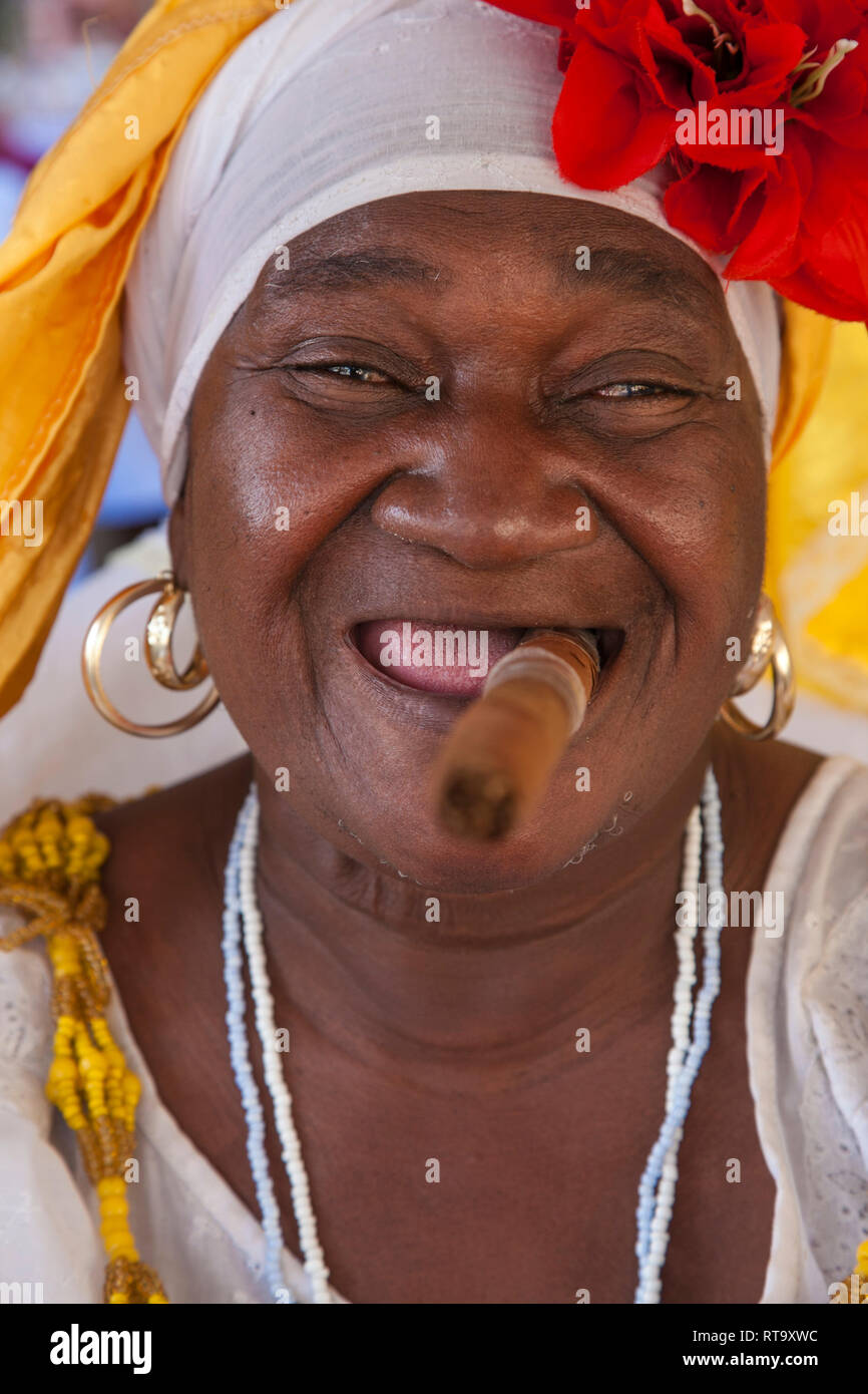 Woman in traditional clothes havana Fotos und Bildmaterial in hoher