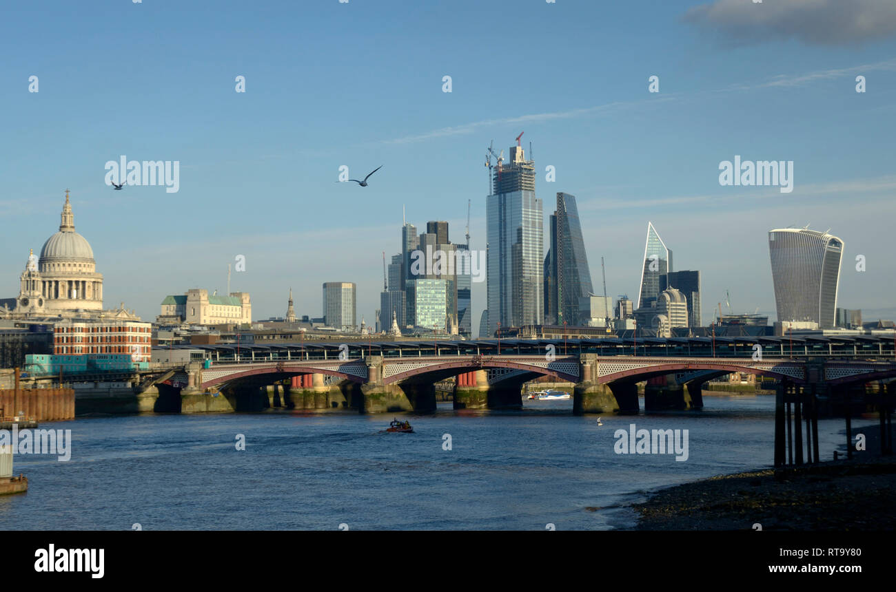 Skyline der Stadt London, von Southbank. Stockfoto