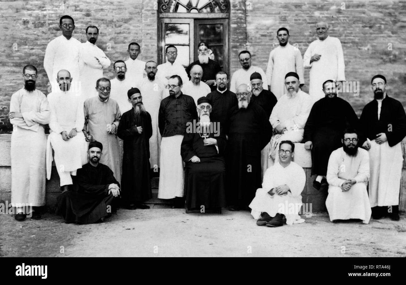 Mission der Franziskaner in China, Monsignore agabito Fiorentini mit einigen seiner Missionare, China 1930 Stockfoto