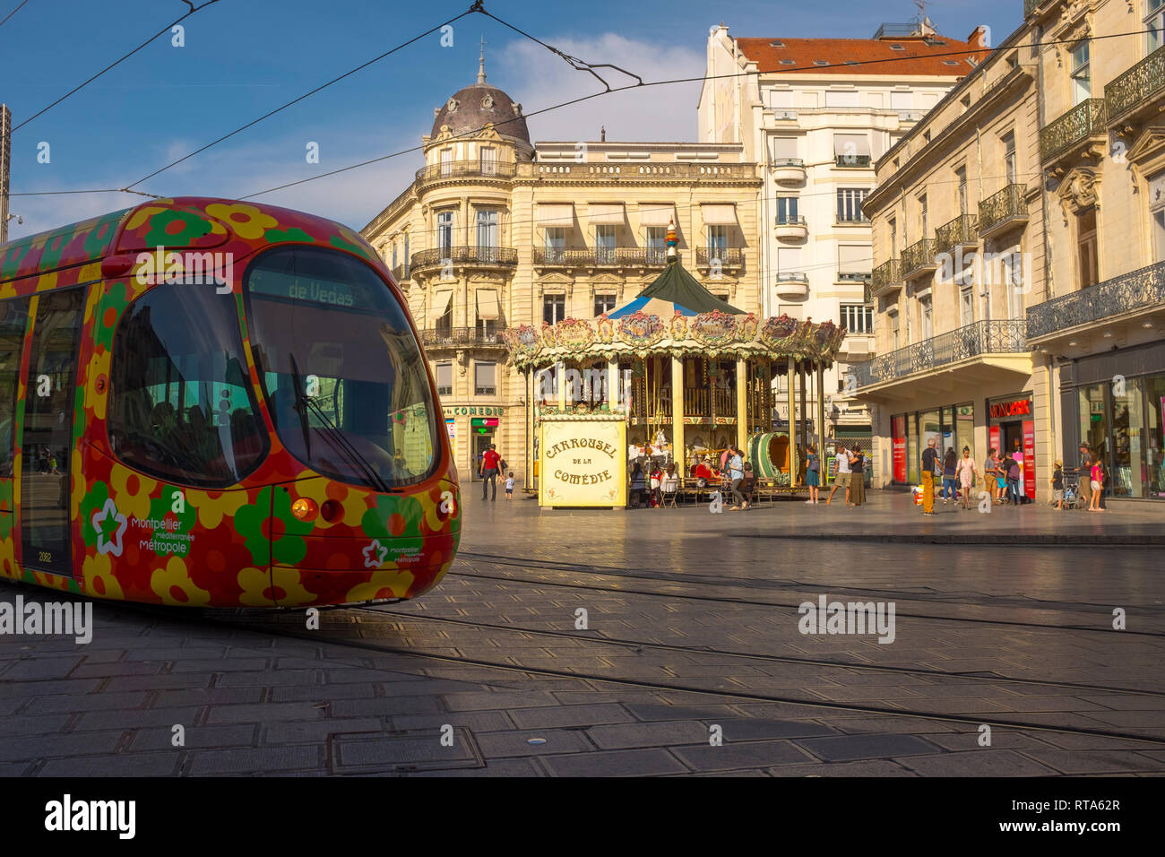 Straßenbahn in Place de la Comedie, der Hauptplatz Montpellier, Frankreich Stockfoto