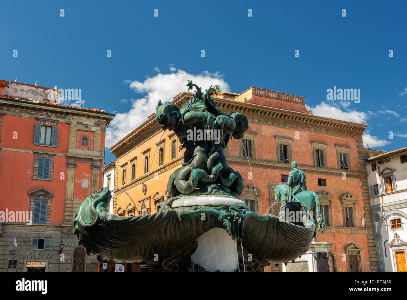 Blick auf die Piazza della Santissima Annunziata mit der Fontana del Tacca (oder Brunnen der zwei Monster) Stockfoto