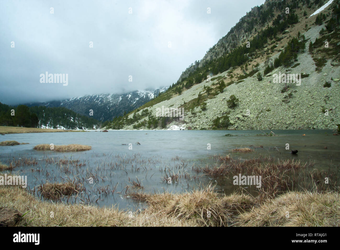 Gefrorenen See Aigüestortes, Katalonien, Spanien Stockfoto