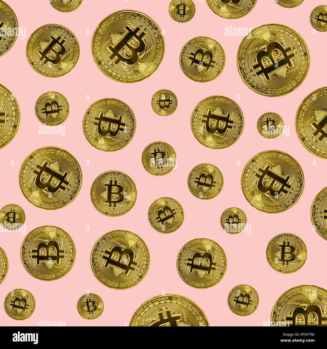 Bitcoin Münzen auf rosa Hintergrund. Bitcoin Mining Konzept Stockfoto