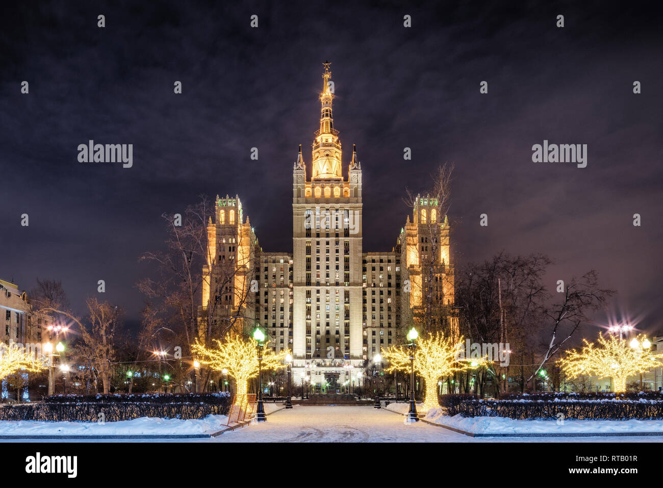 Moskau, Russland - Januar 26, 2019: Die Kudrinskaya quadratisches Gebäude ist ein Gebäude in Moskau, einer der sieben Stalinistischen Stil Wolkenkratzer Stockfoto