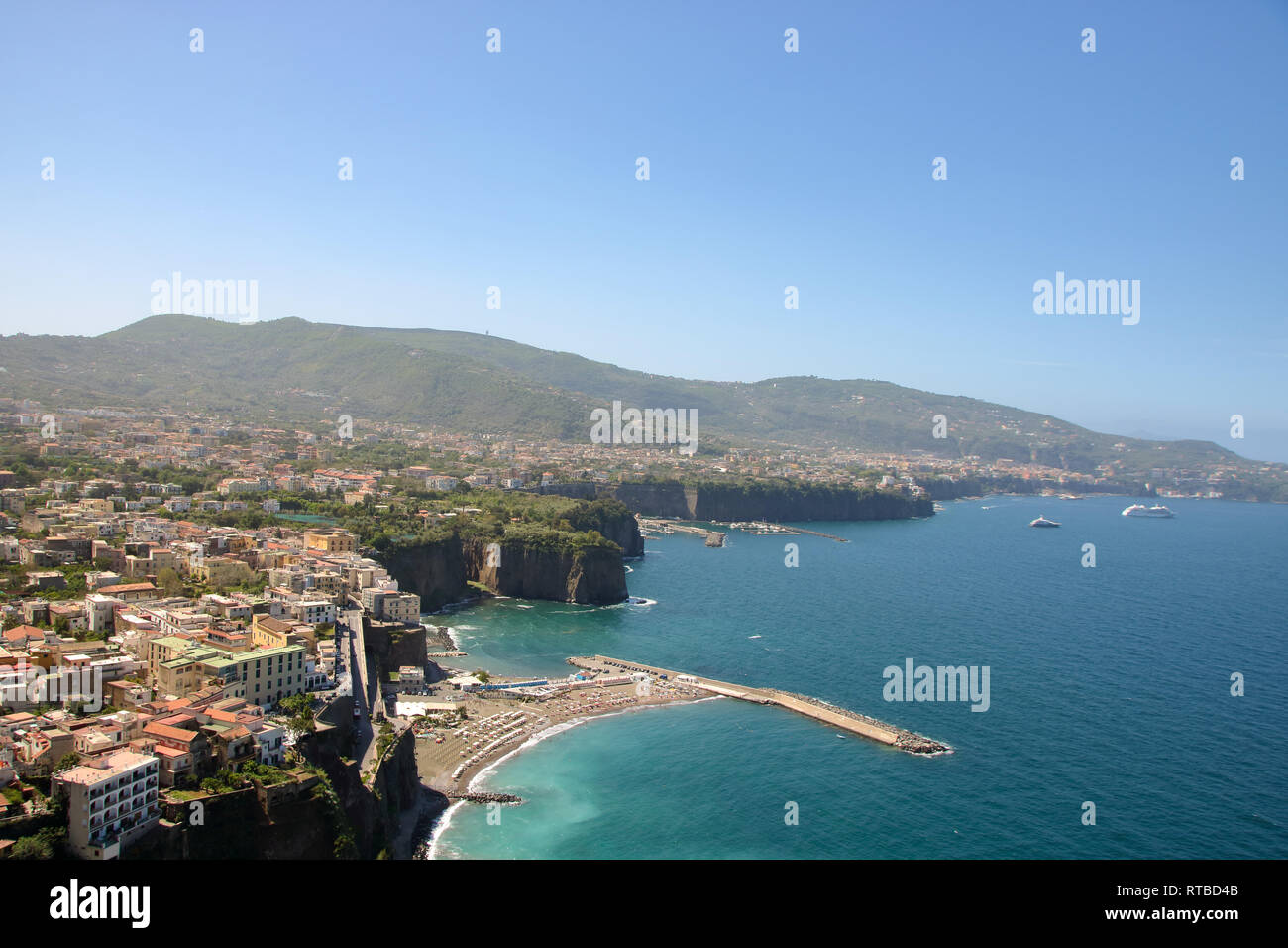 Landschaft der sorrentinischen Halbinsel Sorrent und in Kampanien, Italien Stockfoto