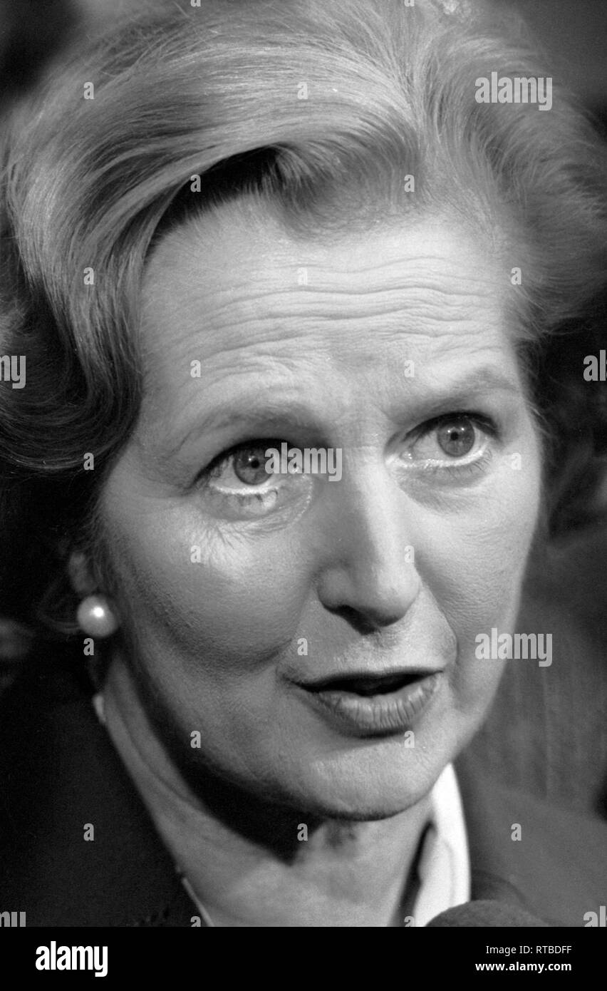 Frau Margaret Thatcher 1979 allgemeine Wahlen auf der Kampagne Spur. Werk besuchen in den West Midlands. 1970 s UK HOMER SYKES Stockfoto