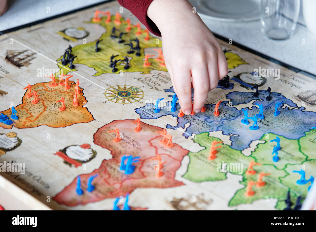 Menschen spielen die klassischen Strategie gespraechsbedarf Spiel Risiko Stockfoto