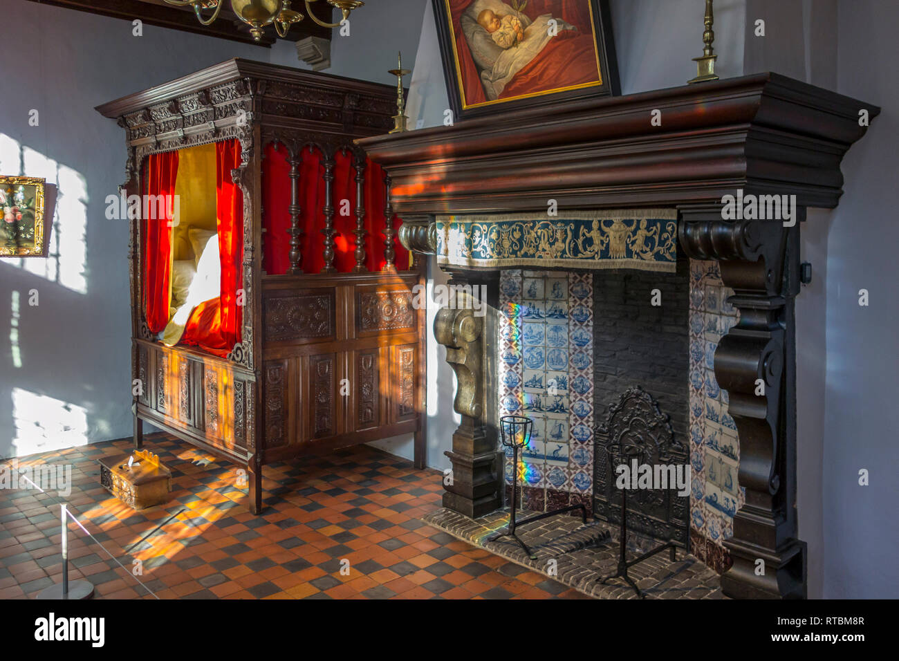 Box Bett im Schlafzimmer im Rubenshuis/Rubens' House Museum, dem ehemaligen Wohnhaus und Atelier von Peter Paul Rubens (1577 - 1640) in Antwerpen, Flandern, Belgien Stockfoto