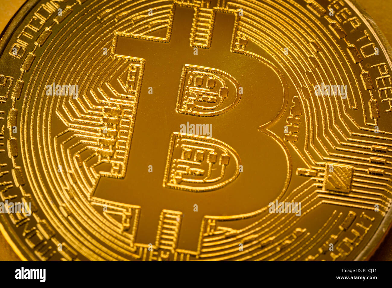 Ansicht von oben Nahaufnahme eines Gold bitcoin Stockfoto