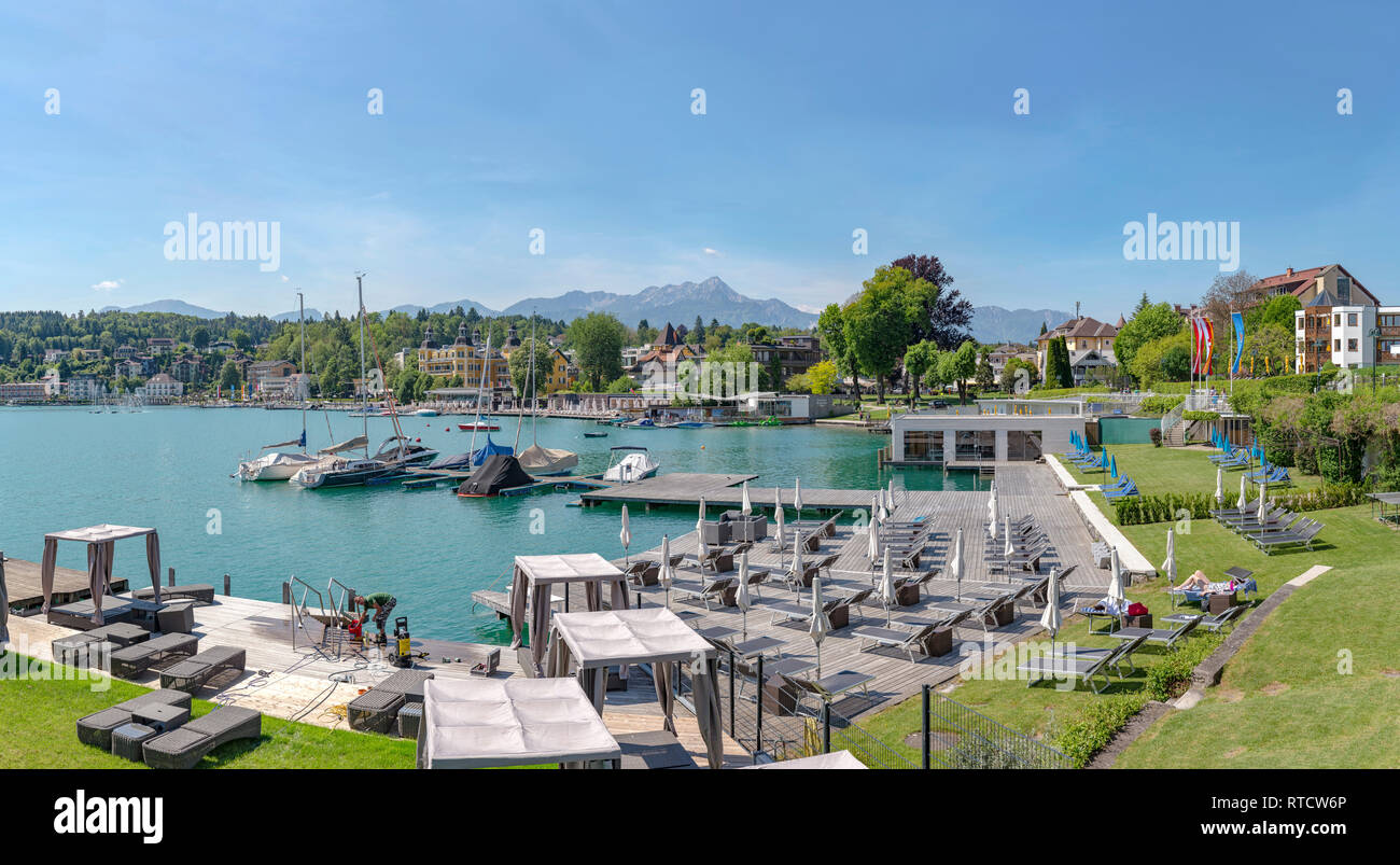 Der beachclub, Velden am Wörther See, Österreich Österreich *** Local Caption *** Stadt, Dorf, Feld, Wiese, Wasser, Sommer, Berge, See, Wörth Stockfoto