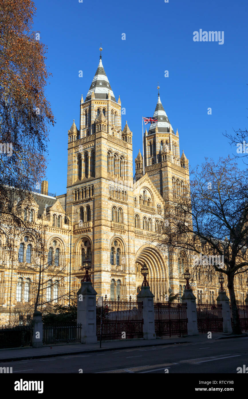 Die Fassade des berühmten Natural History Museum Alfred Waterhouse Gebäude, Cromwell Road, South Kensington, London SW7 Stockfoto