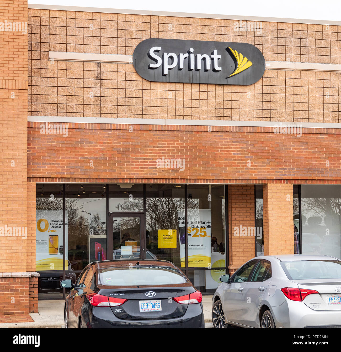 HICKORY, NC, USA -2/28/19: Eine lokale Sprint Store, eine amerikanische Telekommunikationsunternehmen, der viertgrößten Betreiber in den USA. Stockfoto