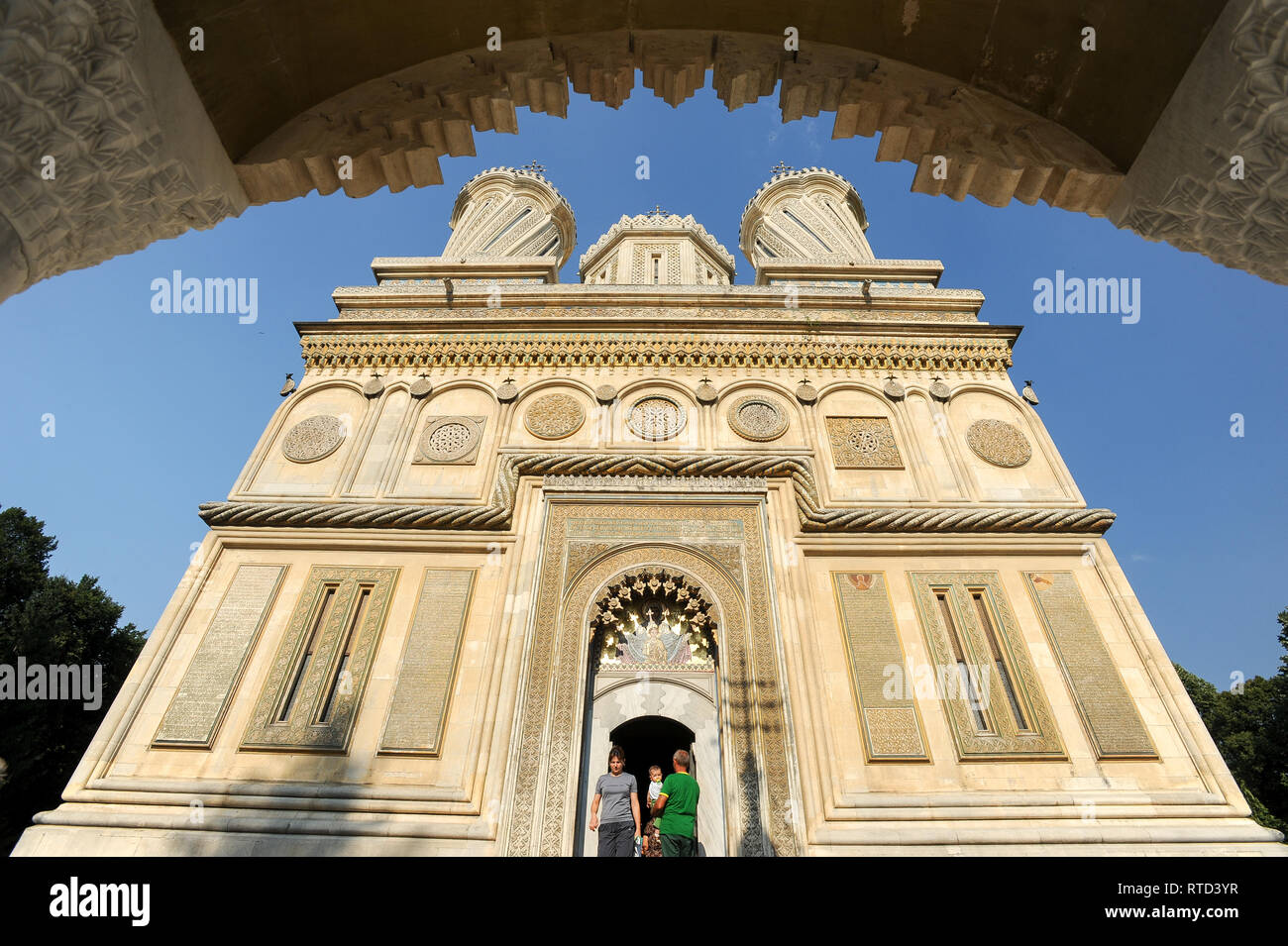 Hram Adormirea Maicii Domnului (1352 die Mutter Gottes) oder Curtea de Arges Kathedrale gebaut 1514 bis 1517 im byzantinischen Baustil in Cu Stockfoto