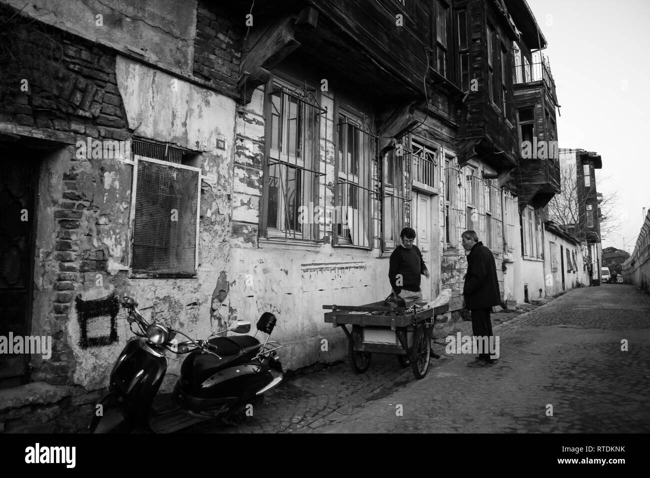 Cankurtaran, Fatih, Istanbul/Türkei - vom 26. Dezember 2012: Eine Straße in der Altstadt von Istanbul, Cankurtaran Stockfoto