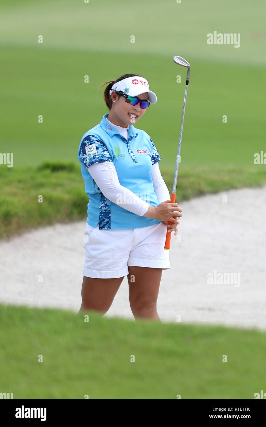 Singapur. 1 Mär, 2019. Moriya Jutanugarn von Thailand reagiert auf ihrem Schoß in der 5. Bohrung während der zweiten Runde der Frauen-WM im Tanjong Kurs, Sentosa Golf Club. Credit: Paul Miller/ZUMA Draht/Alamy leben Nachrichten Stockfoto