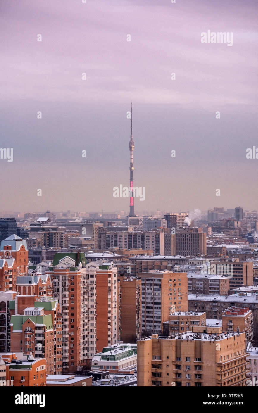 Moskau, Russland - Januar 9, 2019: Fernsehturm Ostankino ist ein Fernseher und Radio Tower in Moskau Stockfoto