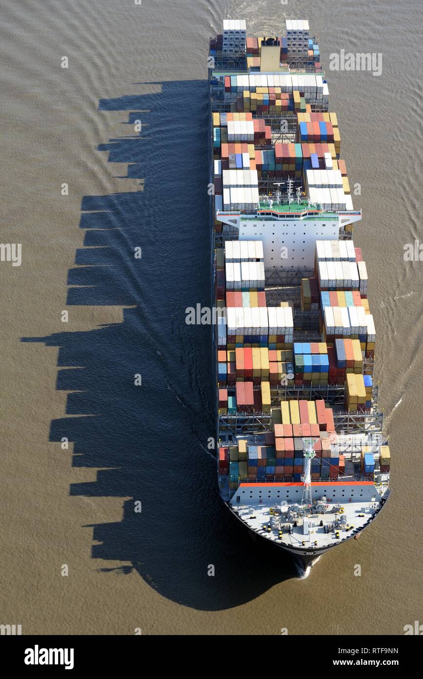 Luftaufnahme, Containerschiff auf der Elbe, Hamburg, Deutschland Stockfoto
