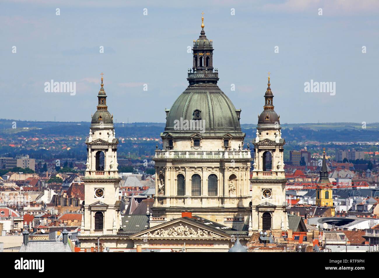 Blick auf die Stadt mit St.-Stephans Basilika, Pest, Budapest, Ungarn Stockfoto