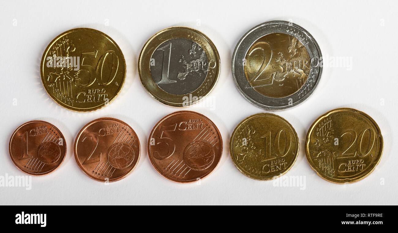 Euro- und Cent-Münzen, 1 Cent, 2 Cent, 5 Cent, 10 Cent, 20 Cent, 50 Cent, 1 Euro, 2 Euro Münzen, Deutschland Stockfoto