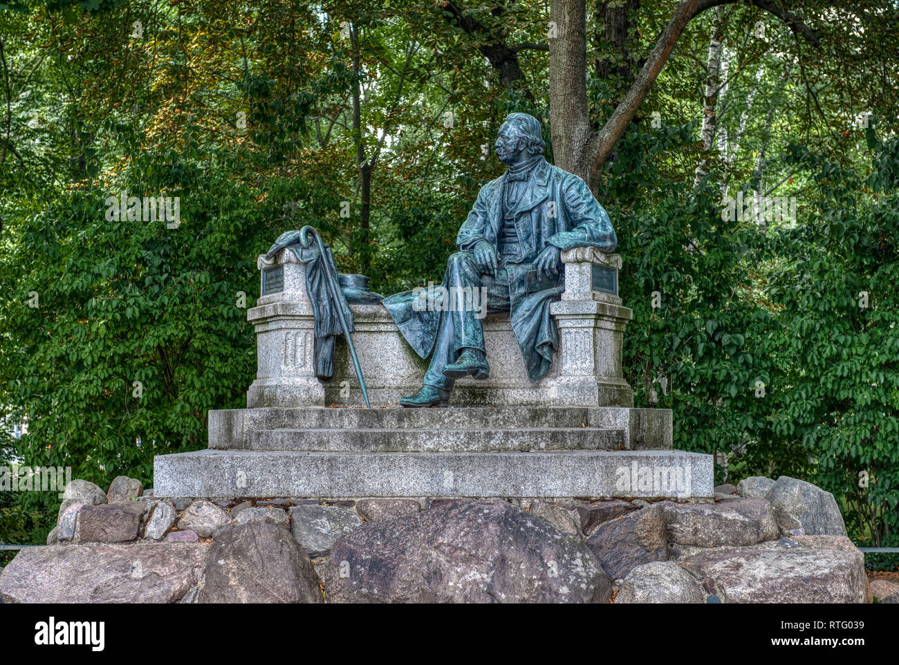 Fontane Denkmal, Statue des Dichters Theodor Fontane, Fontane-Denkmal, Denkmal des Dichters Theodor Fontane, Neuruppin, Brandenburg, Deutschland Stockfoto