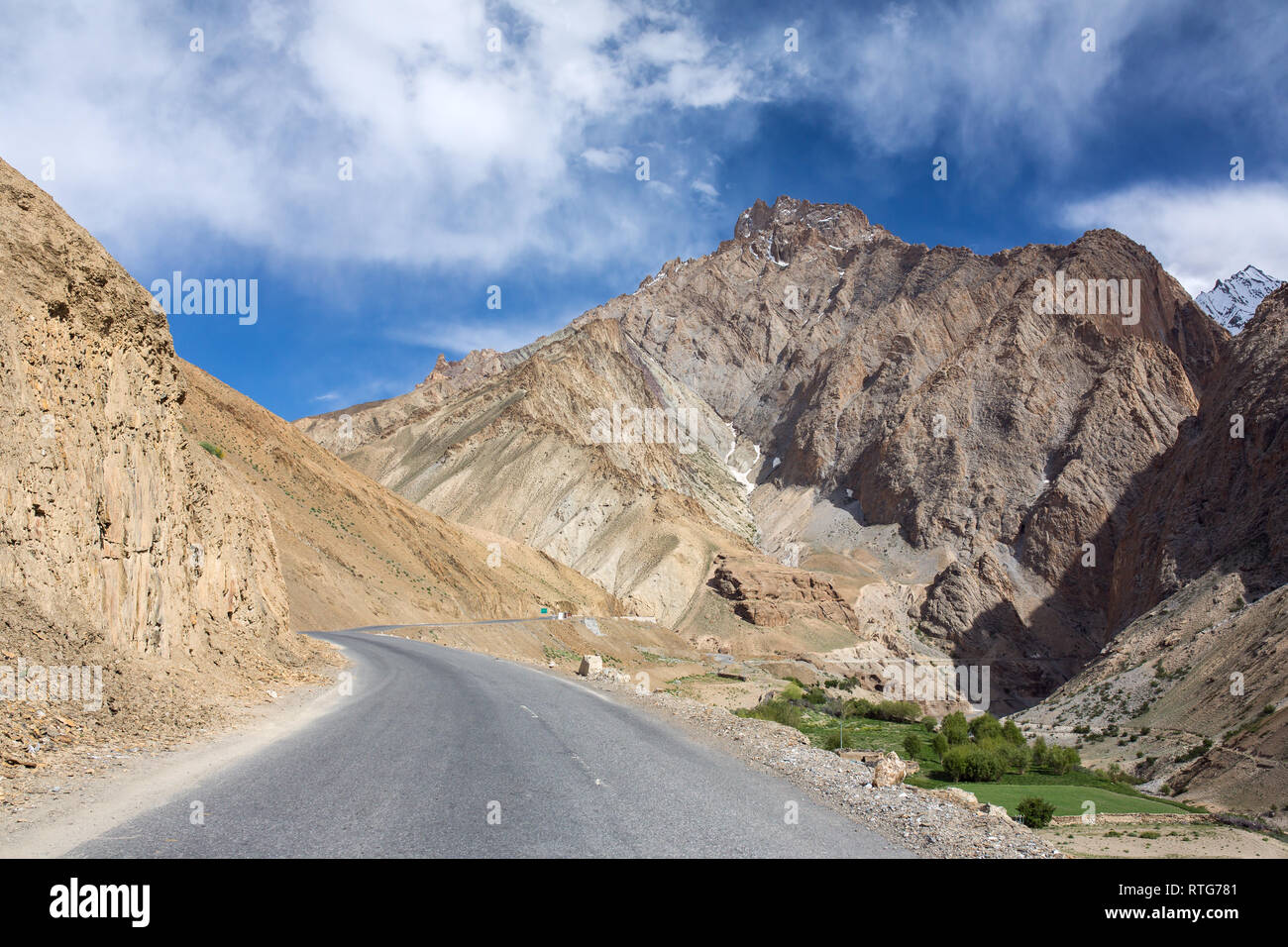 Schönen Bergstraße Landschaft auf der Srinagar - Leh in Ladakh, Jammu und Kaschmir, Indien Stockfoto
