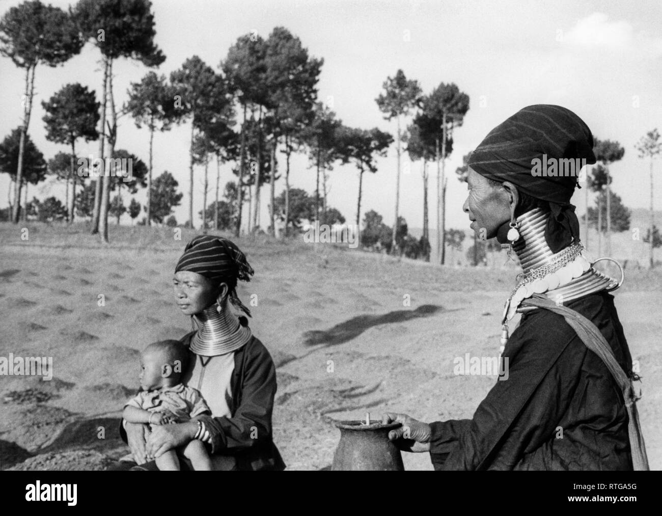 Asien, Myanmar, Padaung Frauen der Umgebung des Kayan, 1959 Stockfoto