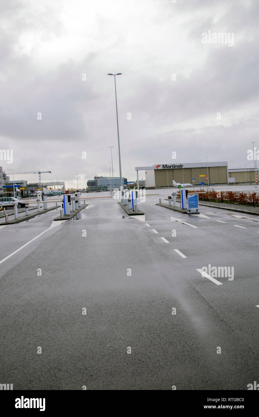 Eingang Am Parkplatz um die Candaweg Straße am Flughafen Schiphol Niederlande 2019 Eingang Am Parkplatz um die Canadaweg Straße an Schi Stockfoto