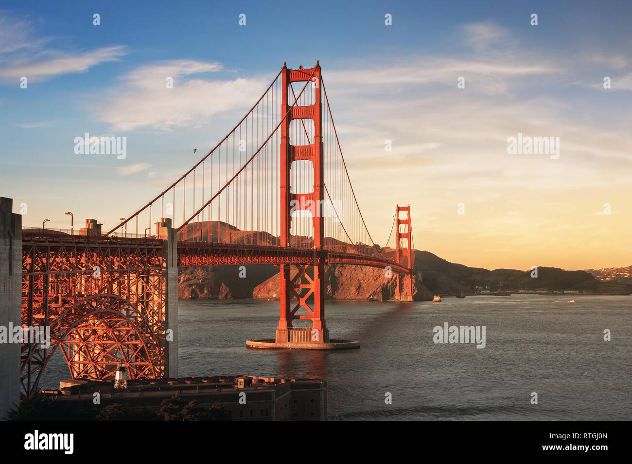 Golden Gate Bridge bei Sonnenuntergang - San Francisco, Kalifornien, USA Stockfoto