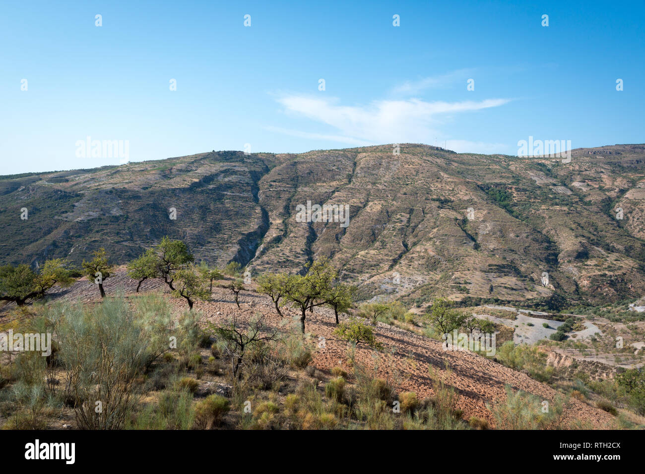 Das Berggelände der Region Alpujarras in Andalucia Spanien zwischen Jorairatar und Ugíjar Stockfoto