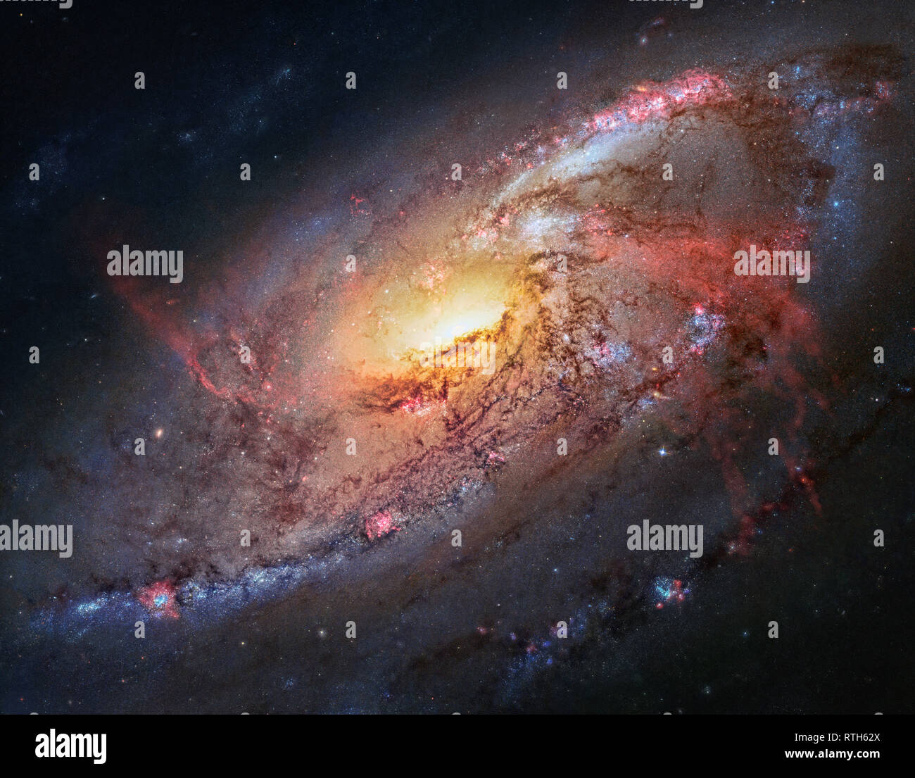 Die Schönheit des Universums: Große und detaillierte Spiralgalaxie M106-Elemente dieses Bild von NASA, ESA, Hubble Heritage Team (STScI/AURA eingerichtet Stockfoto