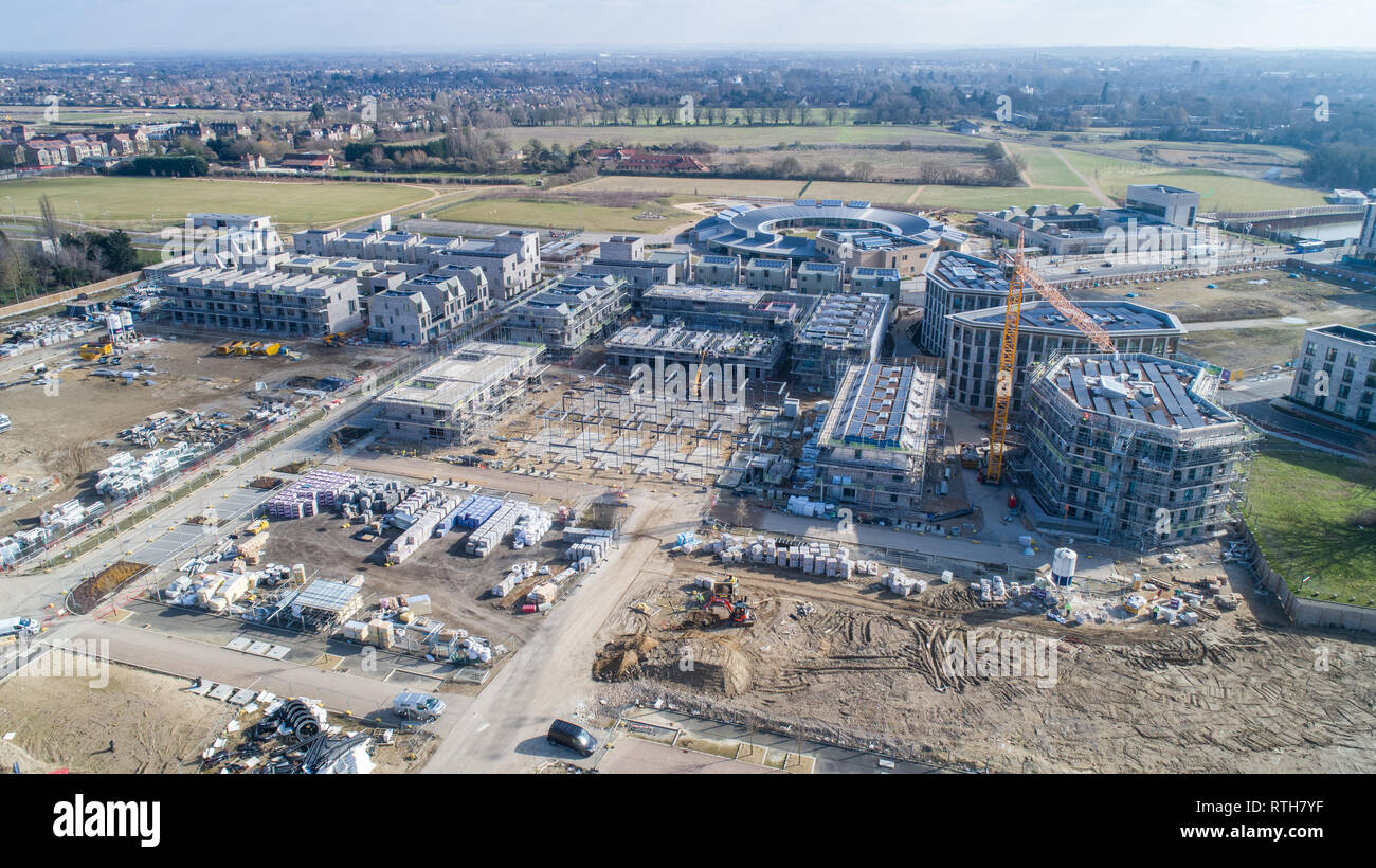 Lieferbar Luftbild zeigt Eddington in Cambridge, eine neue Universität Entwicklung. Die North West Cambridge Entwicklung ist ein von der Cambridge Universität Ort im Nordwesten von Cambridge in England. Die Entwicklung soll Überbelegung zu lindern und steigenden Bodenpreise in Cambridge. Die erste Phase resultierten aus einem £ 350 Mio. Investition durch die Universität. Stockfoto