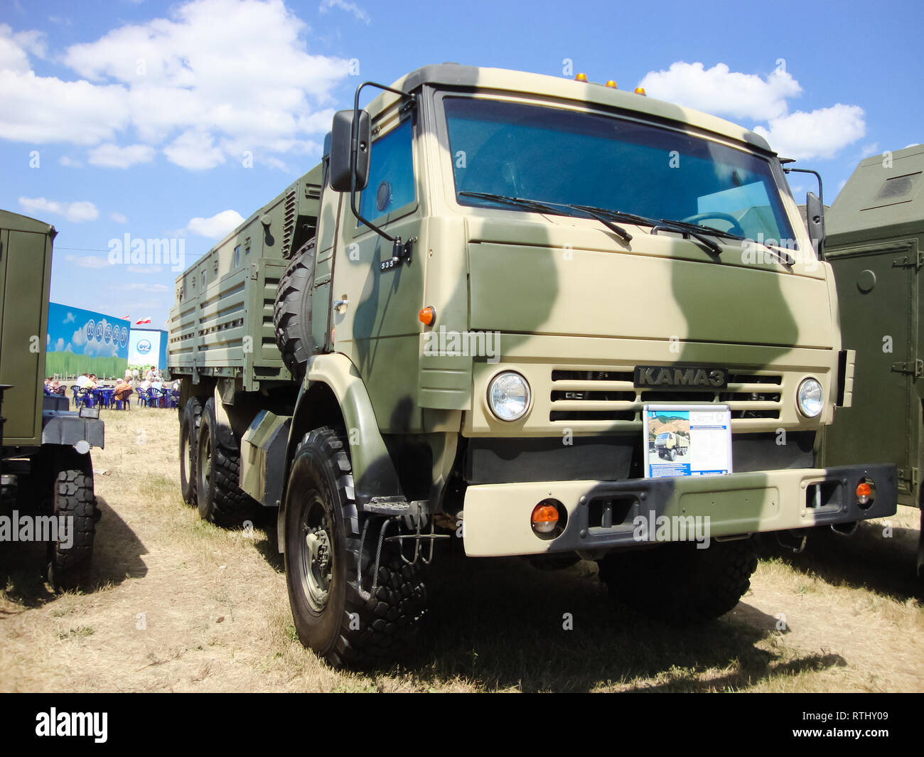 Kubinka Russland 12 Juni 11 Gelandewagen In Der Russischen Armee Militarische Transportflugzeuge Stockfotografie Alamy