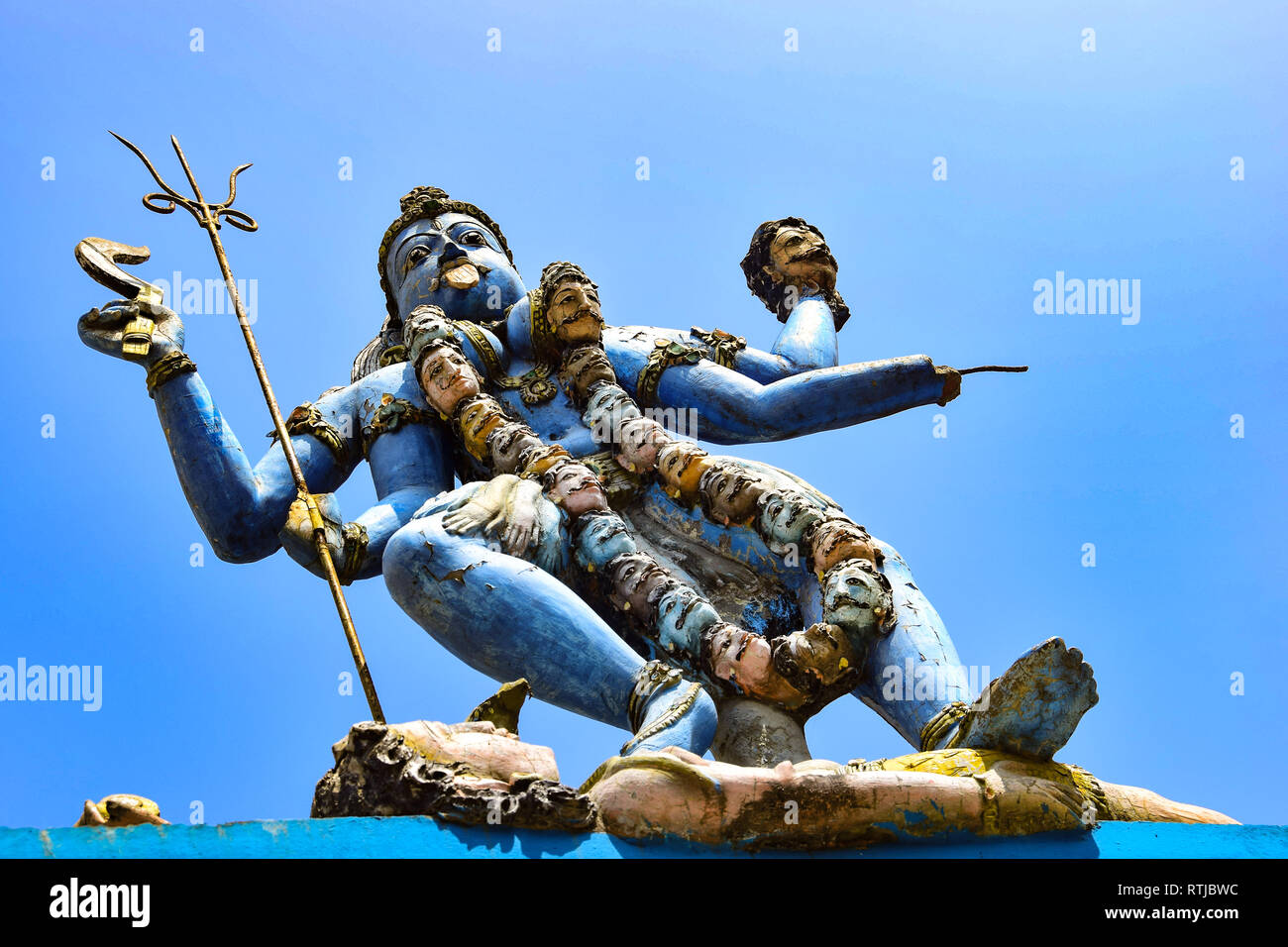 Kali, hinduistische Göttin des Todes, Halskette von Köpfen, Mamallapuram, Mahabalipuram, Golf von Bengalen, Tamil Nadu, Indien Stockfoto