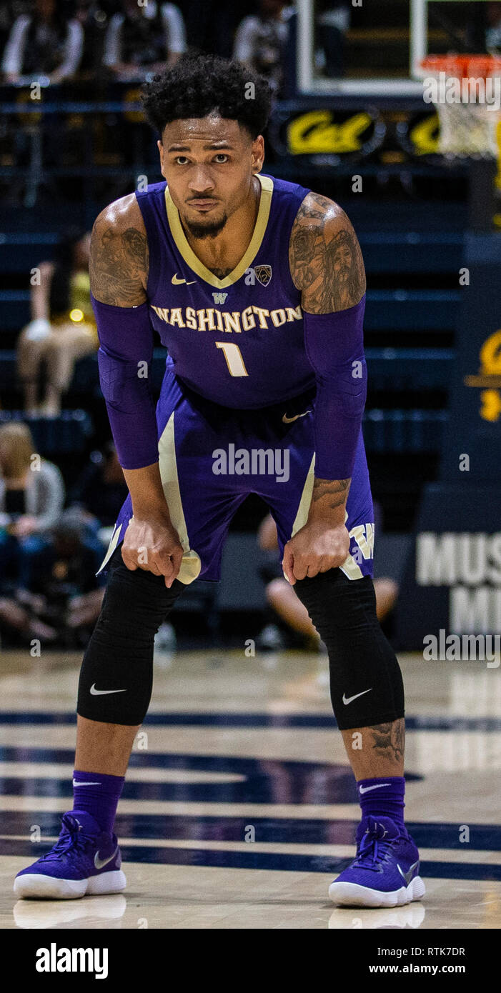 Hass Pavillon Berkeley Calif, USA. 28 Feb, 2019. CA, USA Washington guard David Crisp (1) Auf dem Boden beim Basketballspiel der NCAA Men zwischen der AP auf Platz 25 Washington Schlittenhunde und den Kalifornien goldenen Bären 73-76 an Hass Pavillon Berkeley Calif Thurman James/CSM/Alamy Leben Nachrichten verloren Stockfoto