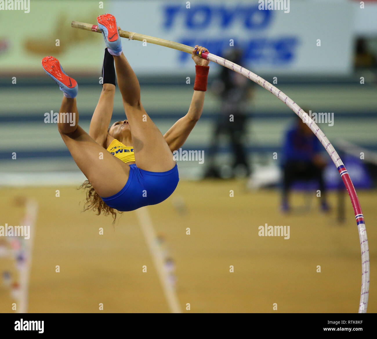 Emirate Arena, Glasgow, UK. 2 Mär, 2019. Leichtathletik Hallen- Meisterschaften, Tag 2; Angelica Bengtsson (SWE) während ihrer Pole Vault qualifizierenden Versuch Credit: Aktion plus Sport/Alamy leben Nachrichten Stockfoto