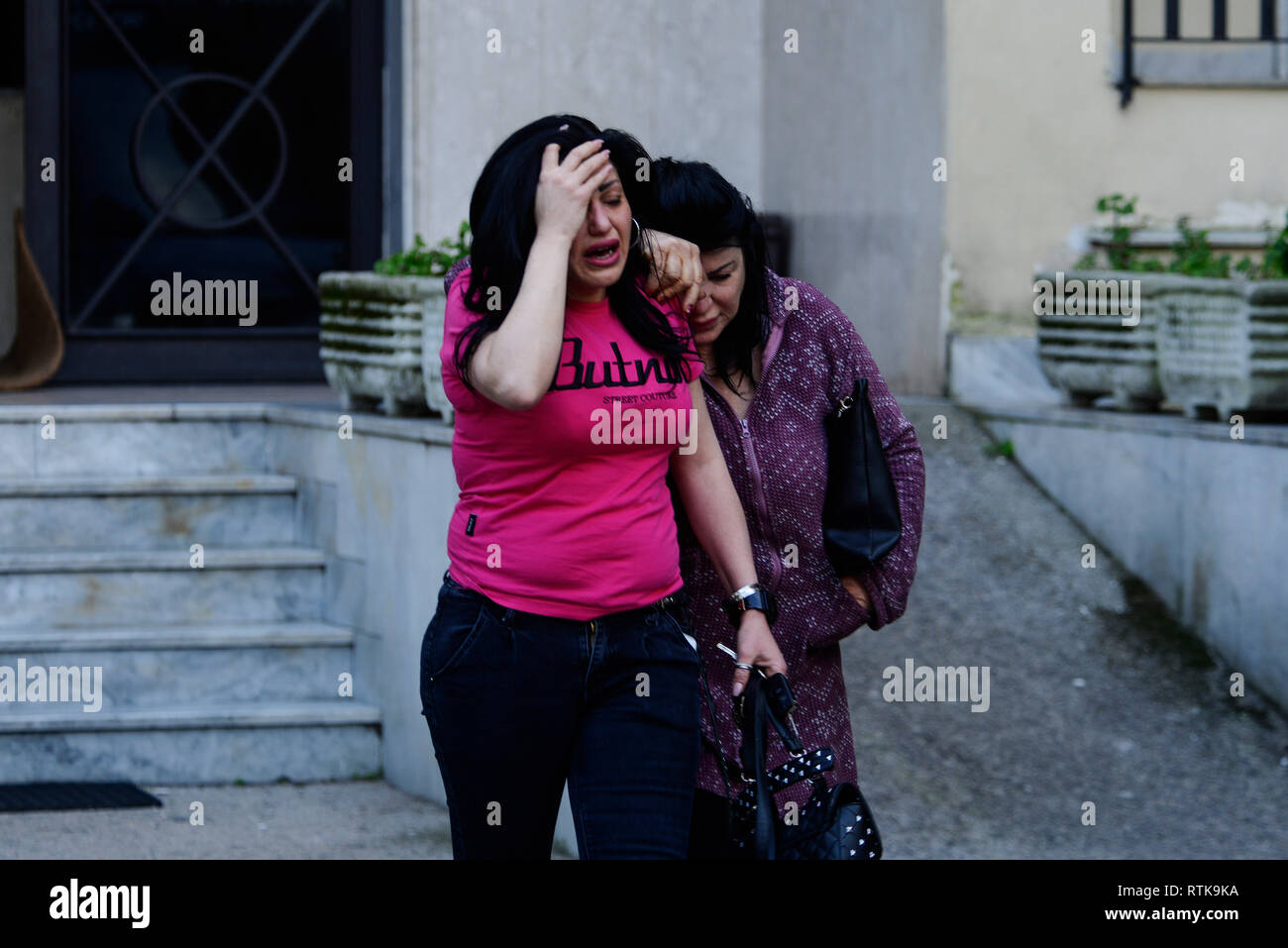 Melito, Italien. 2. März 2019. Ein weiteres Femizid, eine 33-jährige unzensierte Frau wurde zu Hause von ihrem Mann getötet wurde, dann wurde der Polizei, das geschah in Melito Vorort von Neapel 02.03.2019, Melito, Italien Stockfoto