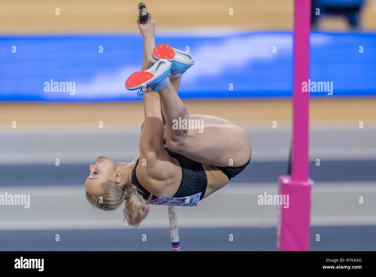 Glasgow, UK. 2. März 2019. Olga Mullina (ANA) der Frauen Stabhochsprung Qualifikation während der Europäischen Leichtathletik Indoor Championships Glasgow 2019 im Emirates Arena am Samstag, den 02. März 2019. GLASGOW SCHOTTLAND. (Nur redaktionelle Nutzung, eine Lizenz für die gewerbliche Nutzung erforderlich. Keine Verwendung in Wetten, Spiele oder einer einzelnen Verein/Liga/player Publikationen.) Credit: Taka G Wu/Alamy Nachrichten Stockfoto