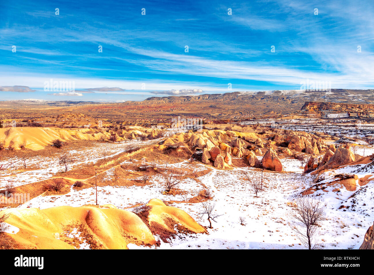 Beeindruckende Bergwelt in Kappadokien. Zentrum der Türkei. Winter. Stockfoto