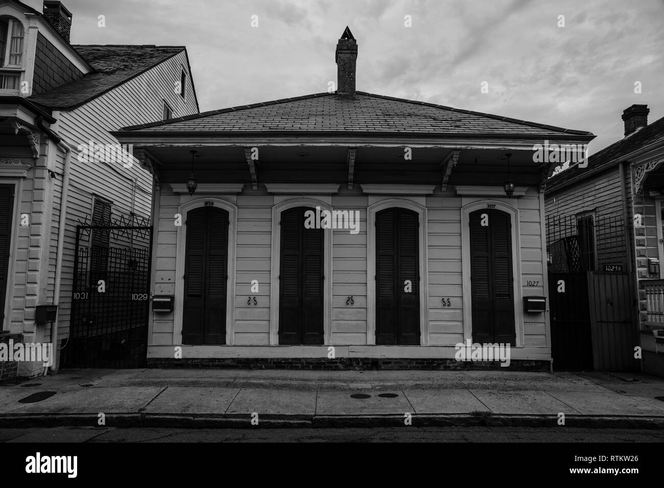 New Orleans ist Wissen (unter anderem) für seine Architektur mit mehreren Einflüssen in diesem Bild illustriert Stockfoto