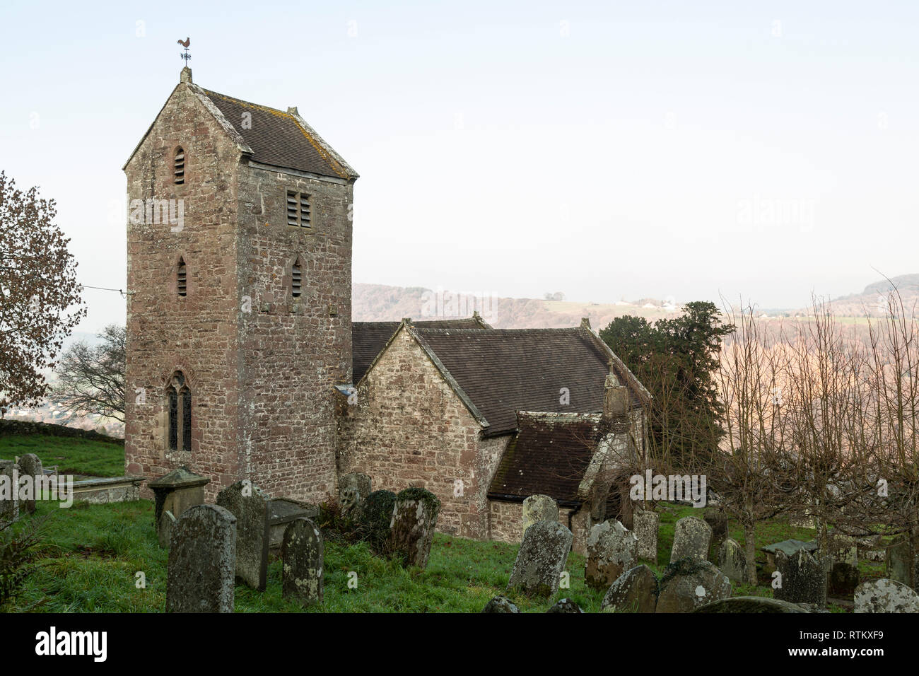 "Die alte Kirche", Penallt, Monmouthshire, mit Blick auf das Wye Valley. Vor allem aus dem 13. Jahrhundert. Stockfoto