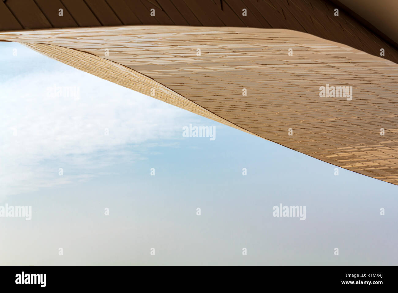 MAAT Museum architektonische Detail gegen den blauen Himmel Stockfoto