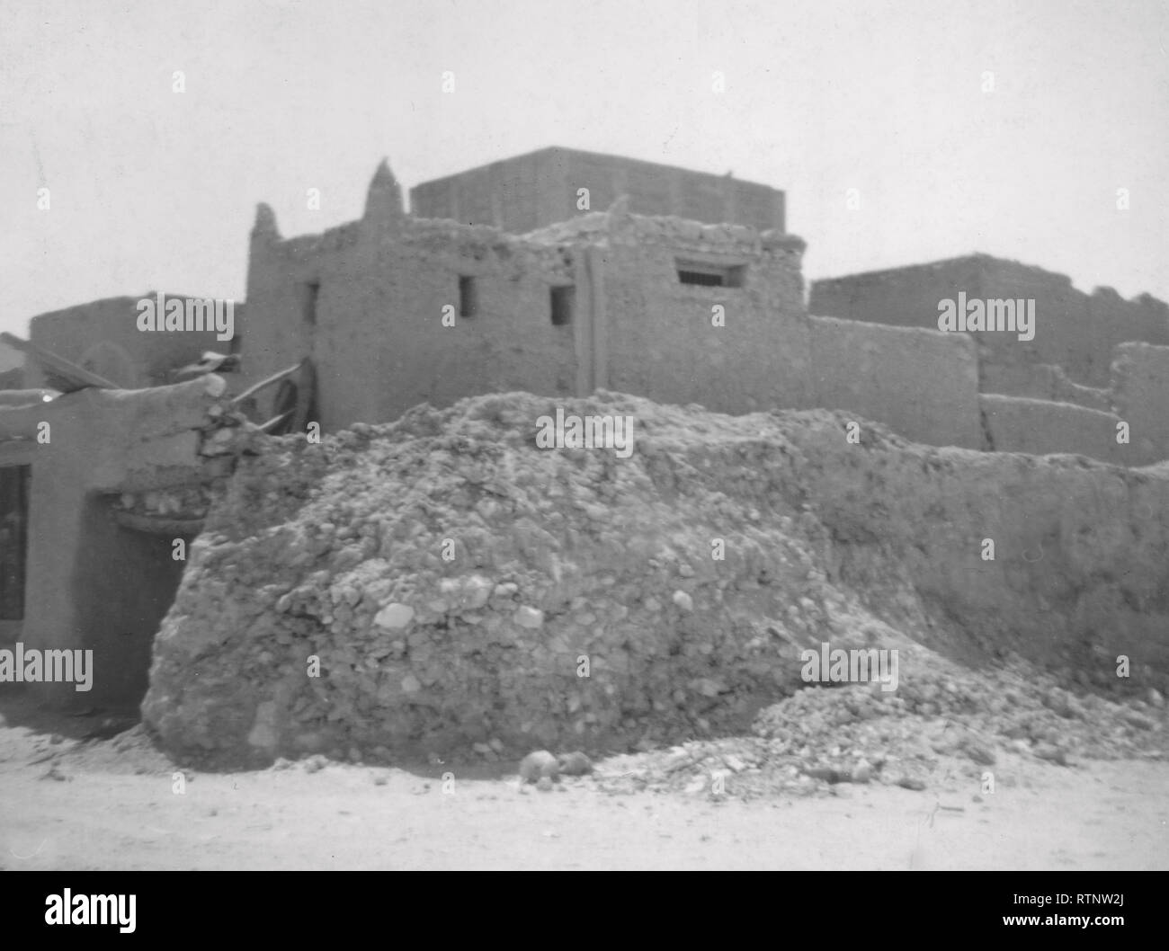 Historische Bilder der Architektur in der Nähe eines großen Oase in Hofuf, Saudi-Arabien (im Bereich der Al-Ahsa/Al-Hasa) im Jahr 1968. Stockfoto